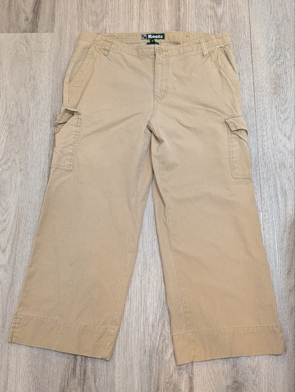 Roots Khaki Beige Wide‑Leg Cargo Pants Women’s Size 10 Utility Casual